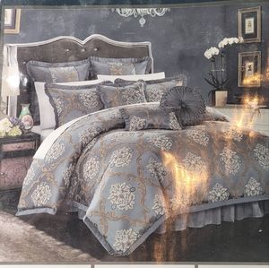 Chic Comforter king size blue